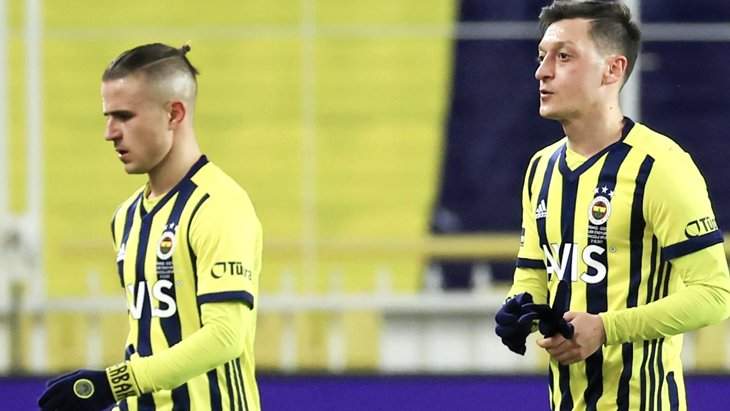 Fenerbahçe’de Pelkas’ın defteri dürüldü!