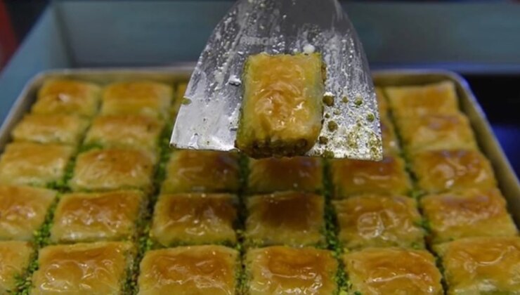 Baklavacılar enflasyonla mücadele için yüzde 10 indirim kampanyası başlattı