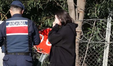 Piknik yolunda feci kaza! Olay yerinde annesinin cansız bedenini gören kızı gözyaşlarına boğuldu